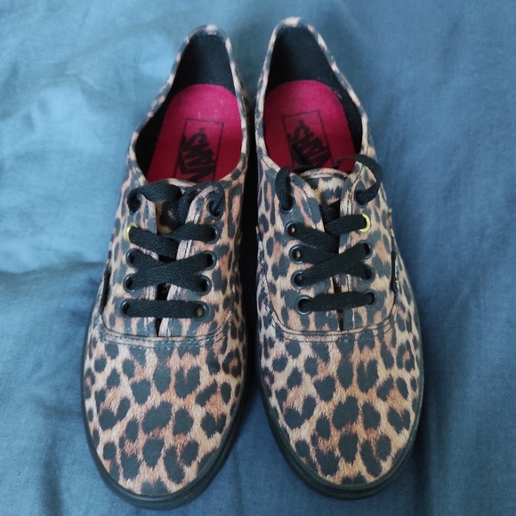 vans off the wall leopard shoes